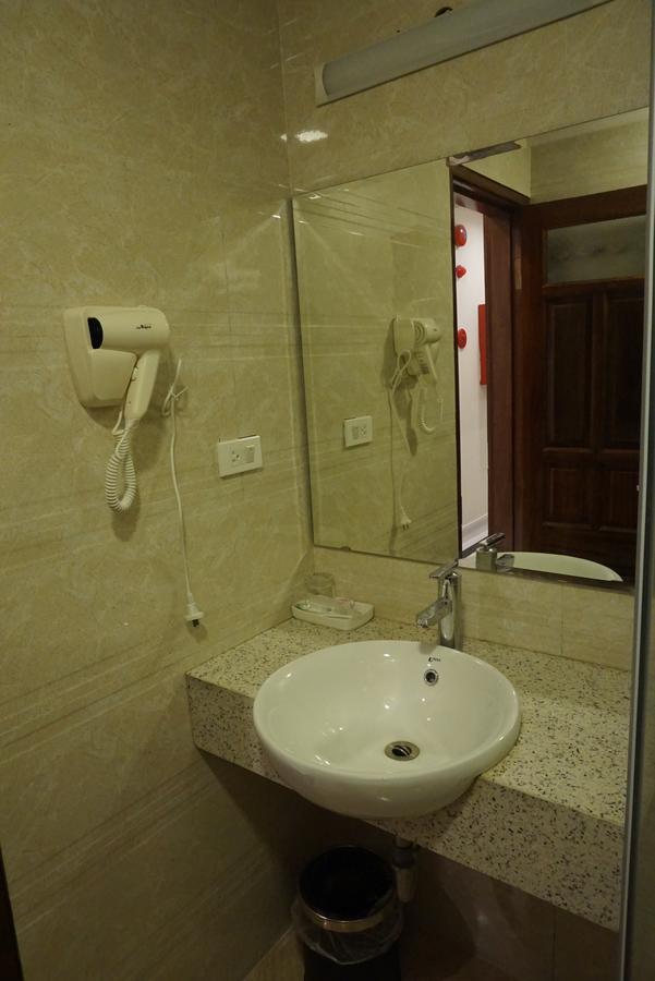 Ngan Ha Hotel Hanoi Exterior foto